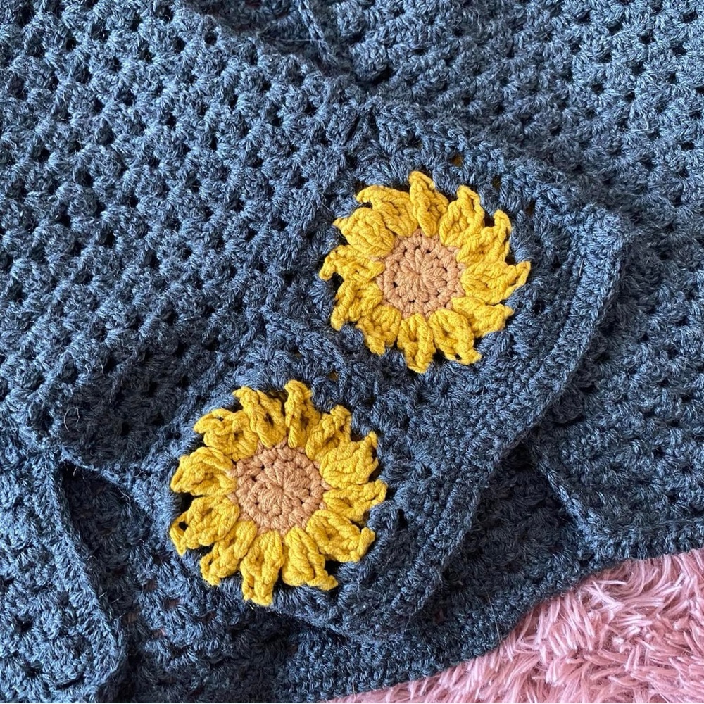 Sunflower crochet cardigan - handmade!